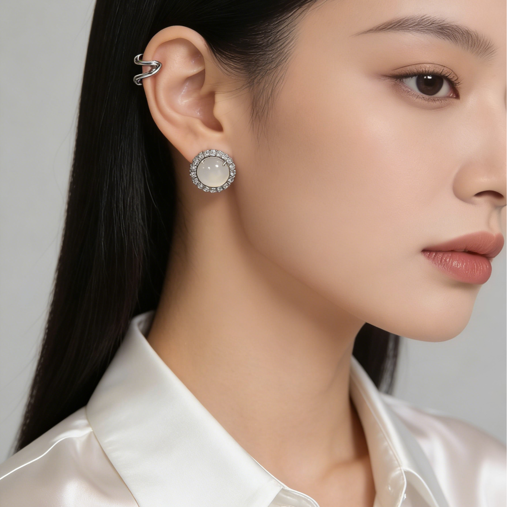 【丽姐专属】浅润椭圆镶钻耳钉 柔润质感  满钻环绕 轻奢氛围拉满