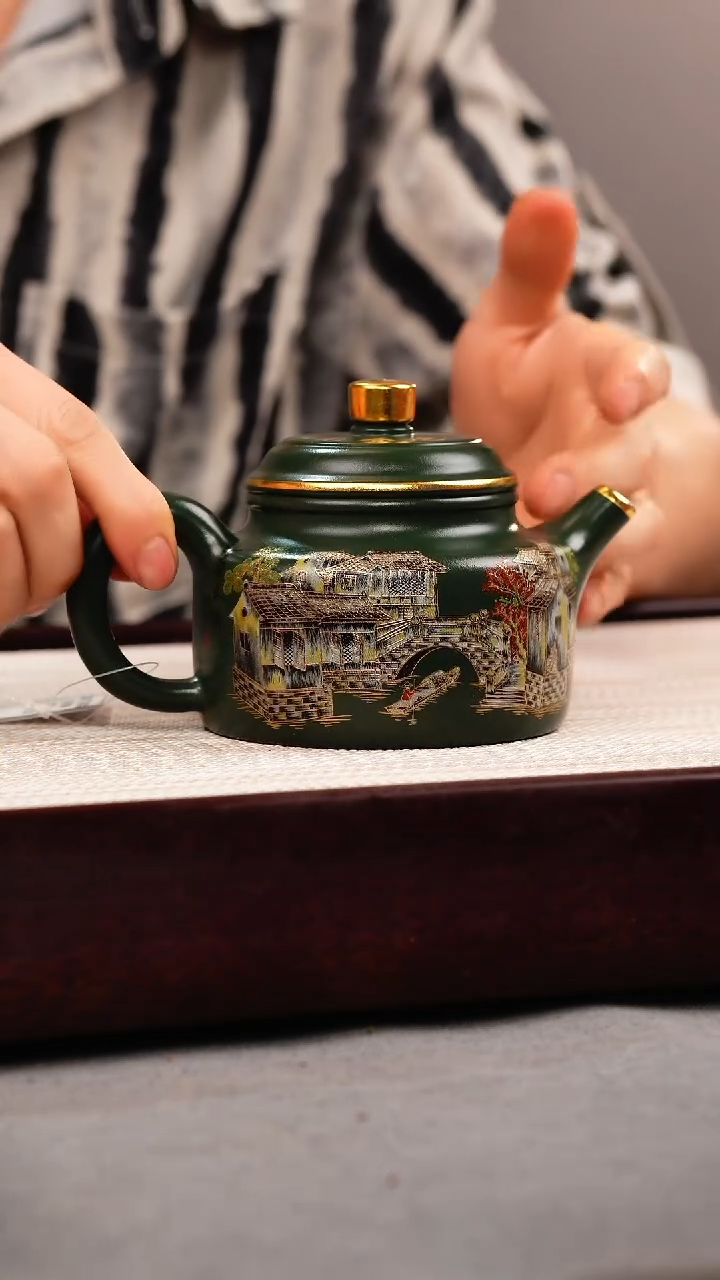 茶壶紫砂绿泥 德钟 忆江南珐琅彩