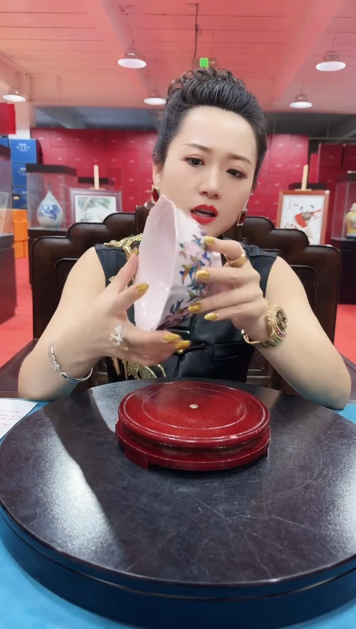 陶瓷红稀土九桃碗