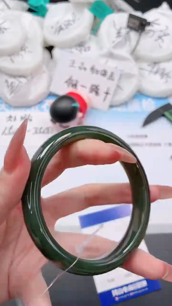 未镶嵌手镯和田玉30W105-64