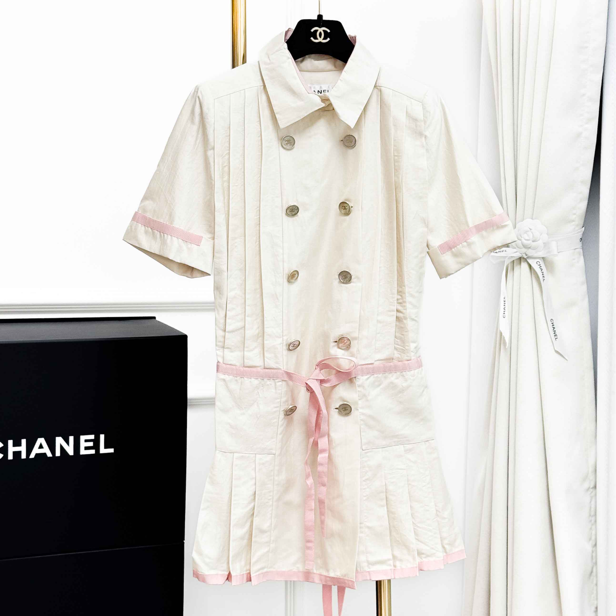 99新 Chanel/香奈儿 36码米白拼粉色翻领蝴蝶结系带短袖连衣裙