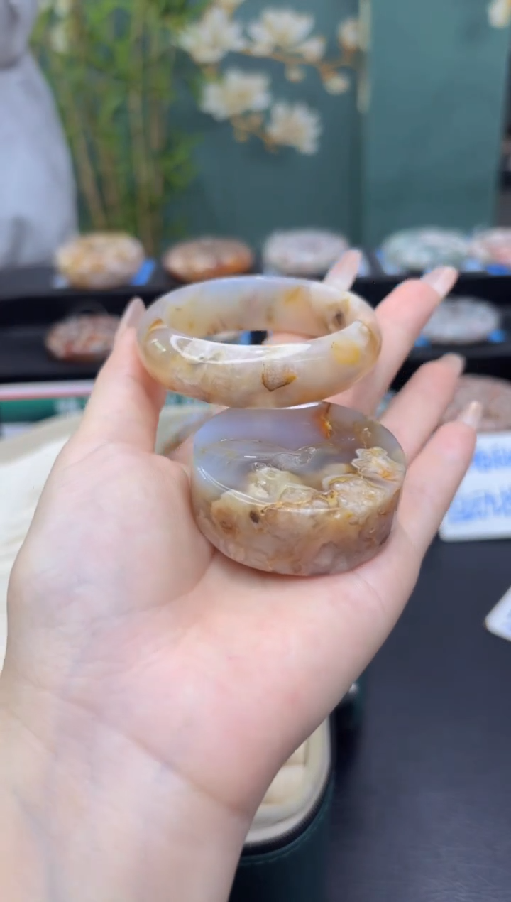 【闪购商品】石英质玉未镶嵌手镯C575(51圈赠送镯心)