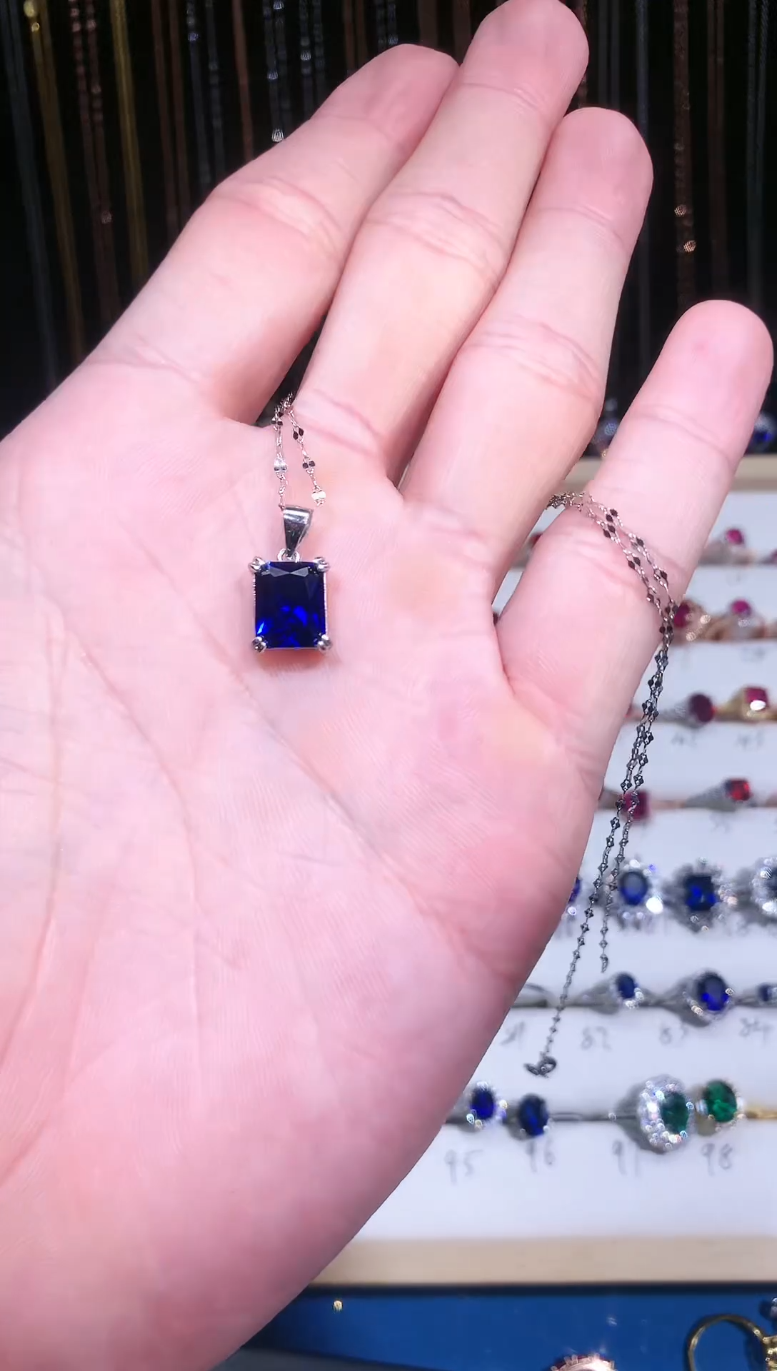 【闪购商品】蓝宝石吊坠(赠链)银S925镶嵌11111