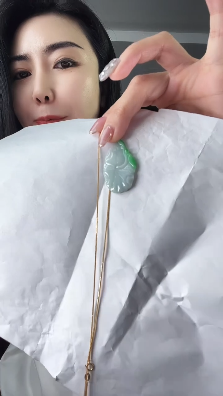 【闪购商品】翡翠颈饰未镶嵌荷叶