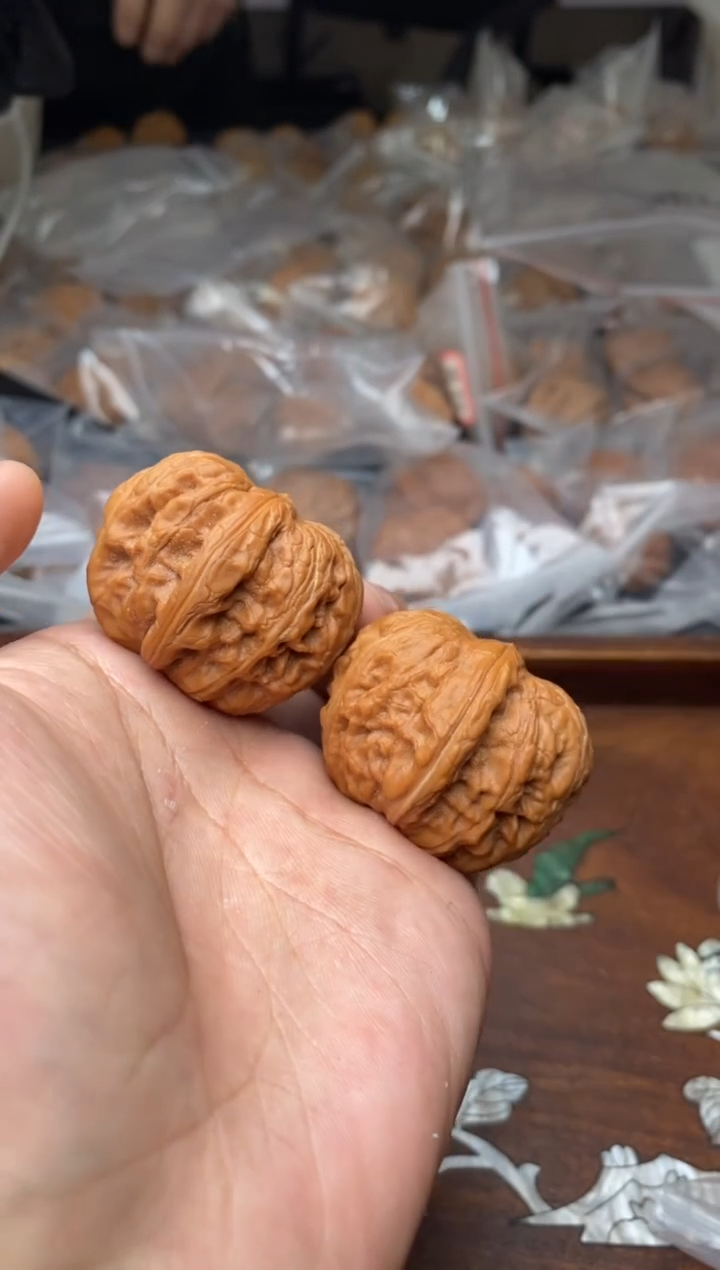 【闪购商品】文玩核桃把件A20号41尺元宝.团