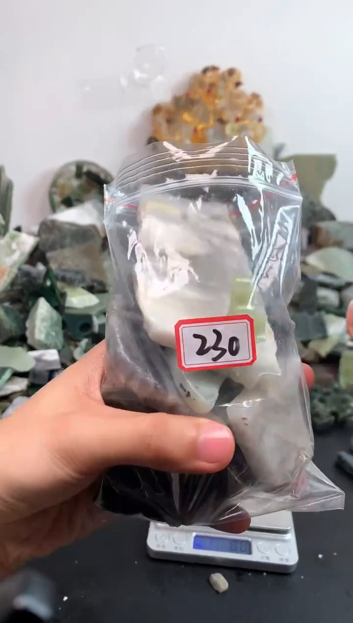 未镶嵌和田玉摆件230