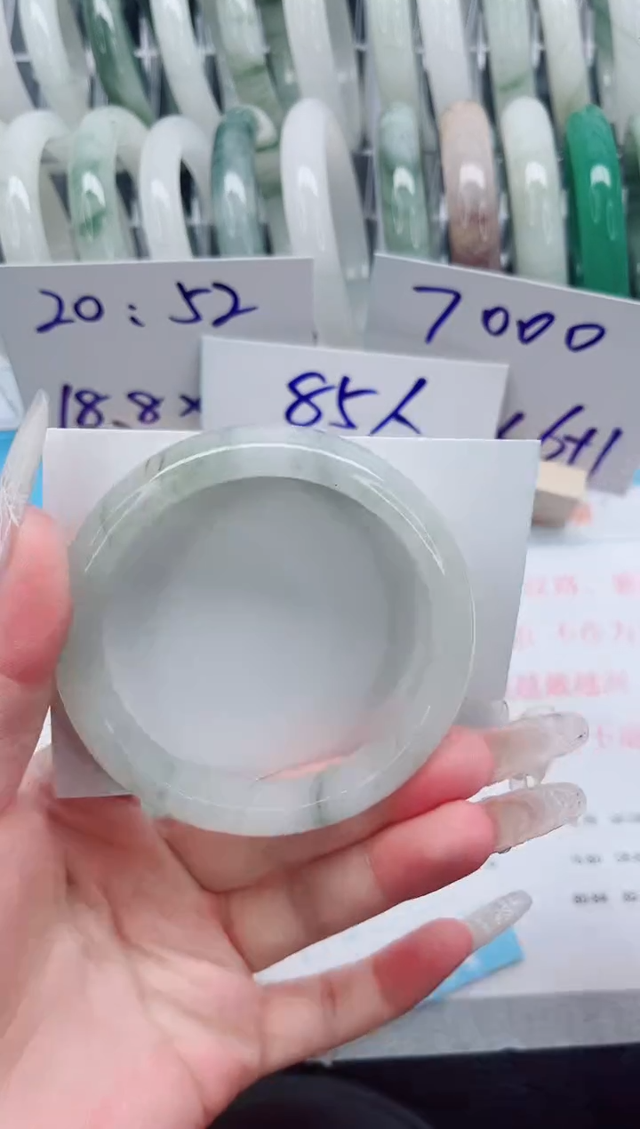 【闪购商品】石英质玉手镯未镶嵌A51-58.2