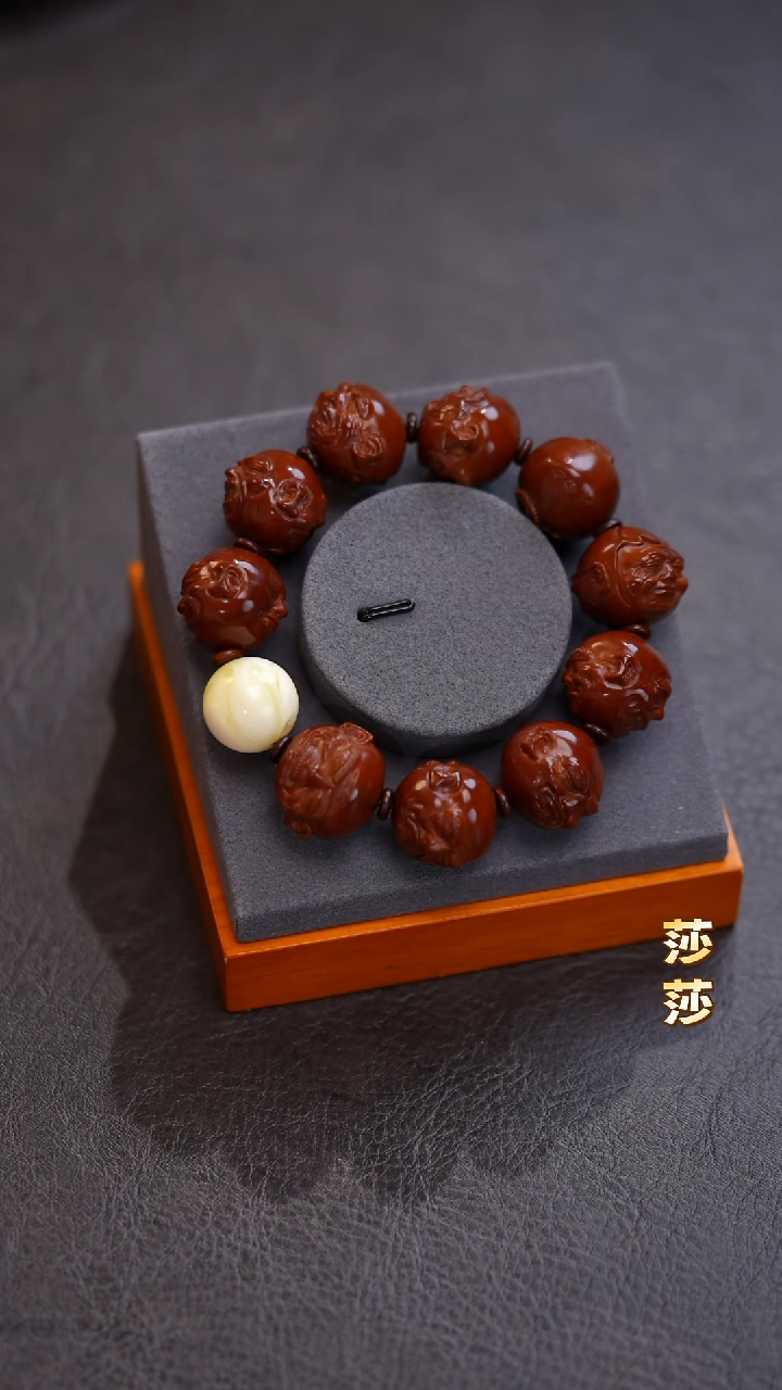 吊坠橄榄核哈*?橄榄核