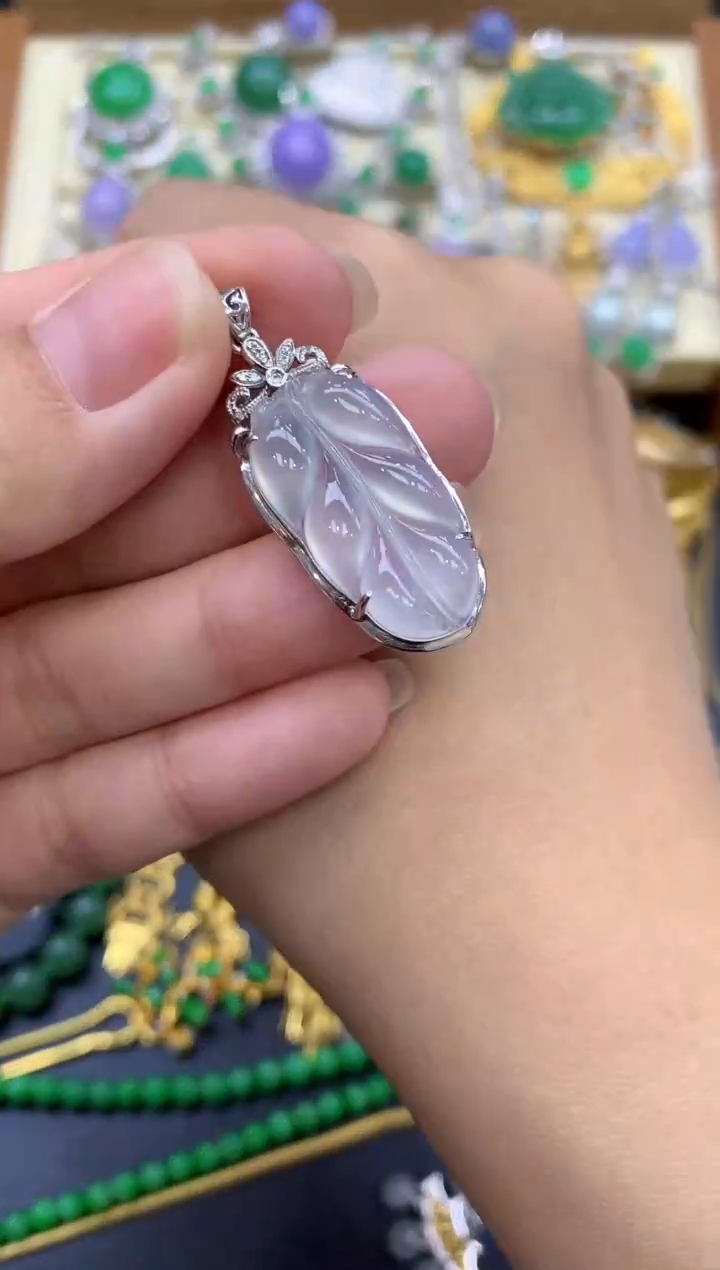 翡翠18K金镶嵌颈饰225-中国好珍宝