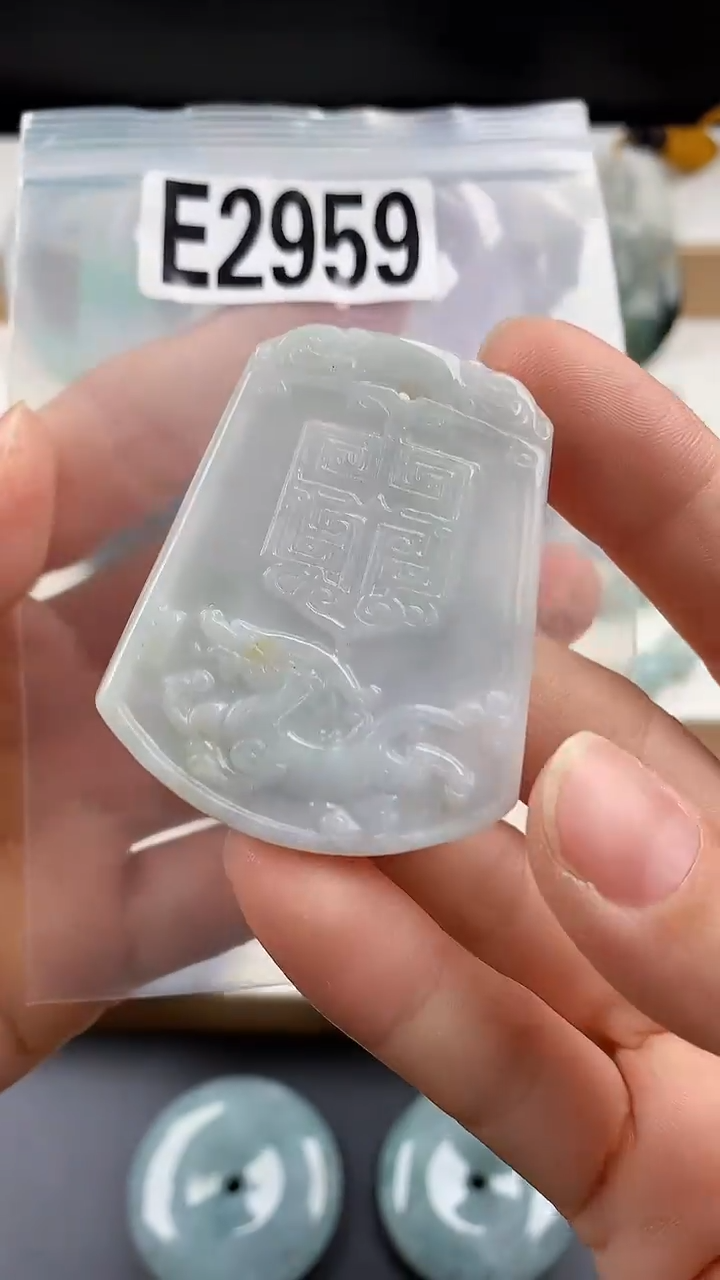 颈饰未镶嵌翡翠天然翡翠吊坠挂件