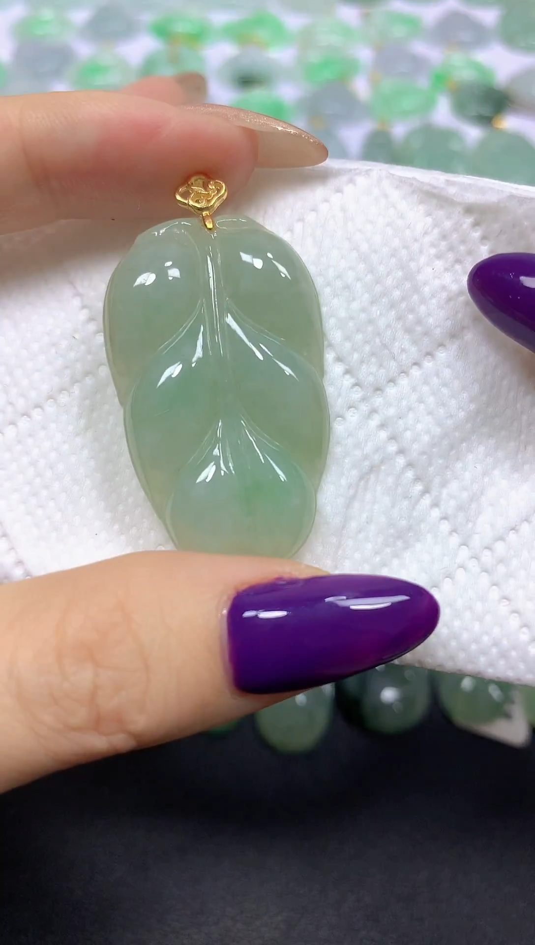 颈饰未镶嵌翡翠 