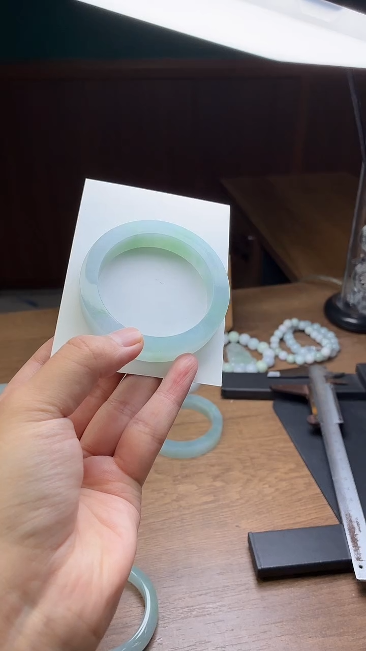 未镶嵌手镯定制翡翠雨**光定制