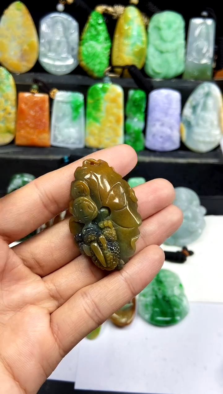 【闪购商品】翡翠颈饰未镶嵌翡翠A货