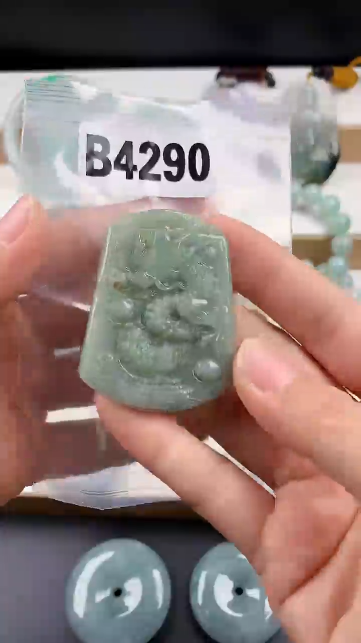 颈饰未镶嵌翡翠天然翡翠吊坠挂件