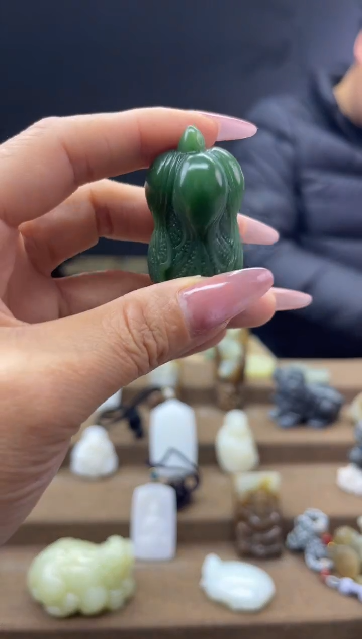 颈饰未镶嵌和田玉1