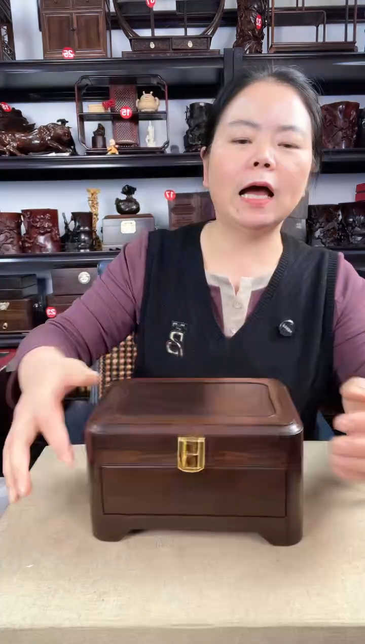 木老李红木工艺品540瑕疵