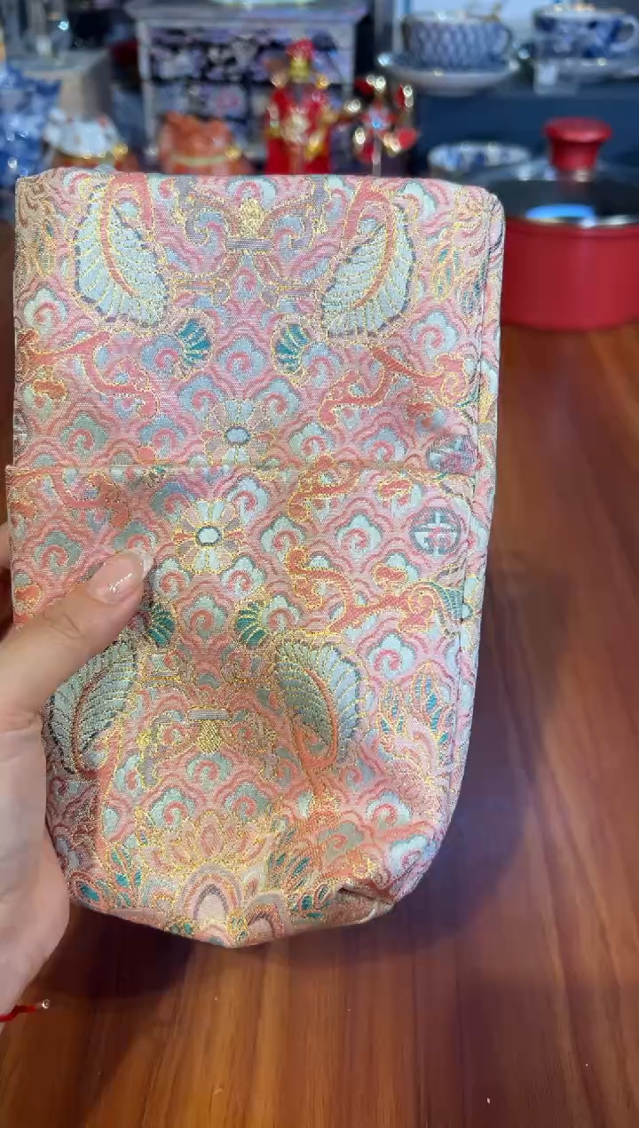 141粉色彩麟斜跨手机包