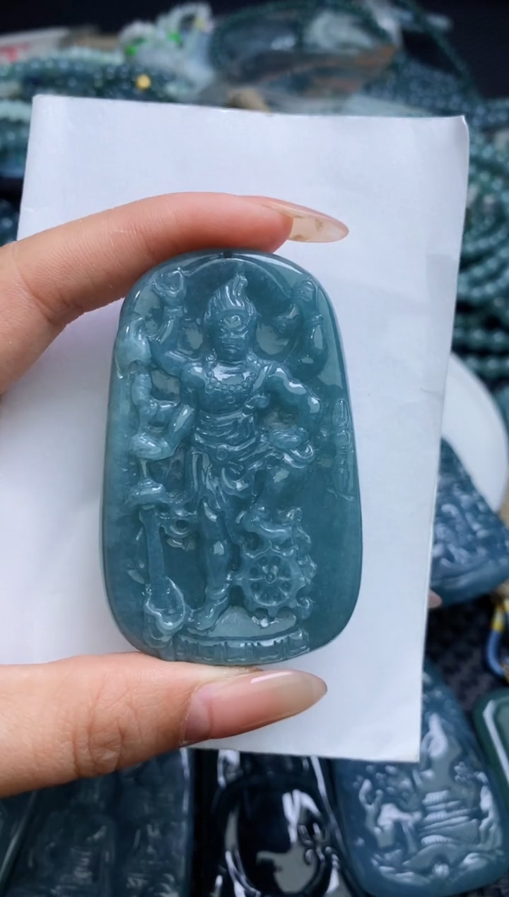 【闪购商品】翡翠颈饰未镶嵌           