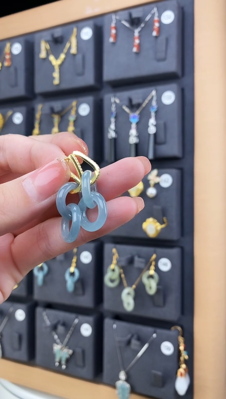 翡翠银S925镀金镶嵌耳饰太***道环环相扣