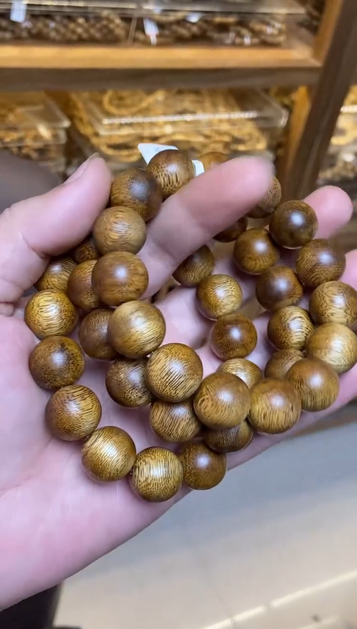 沉香手串 海南莺歌绿圆珠单圈1.6多样性发其一