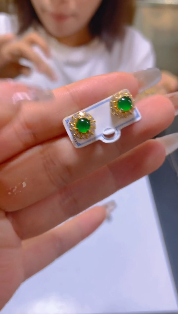 未镶嵌翡翠耳饰多样性发一