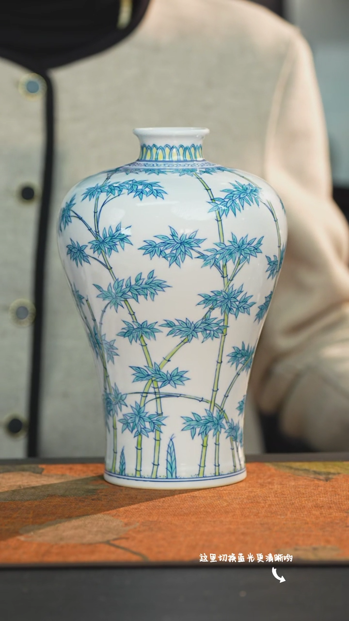 【闪购商品】馆藏级斗彩女将军—涂杏花大师