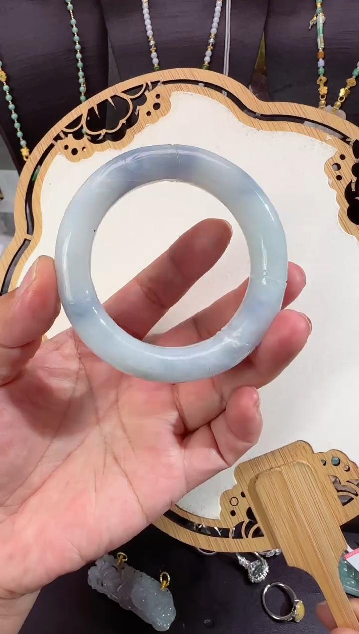 【闪购商品】翡翠颈饰未镶嵌手镯5657