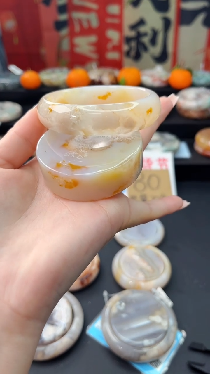 【闪购商品】石英质玉手镯未镶嵌赠送镯心（57圈口）无证书