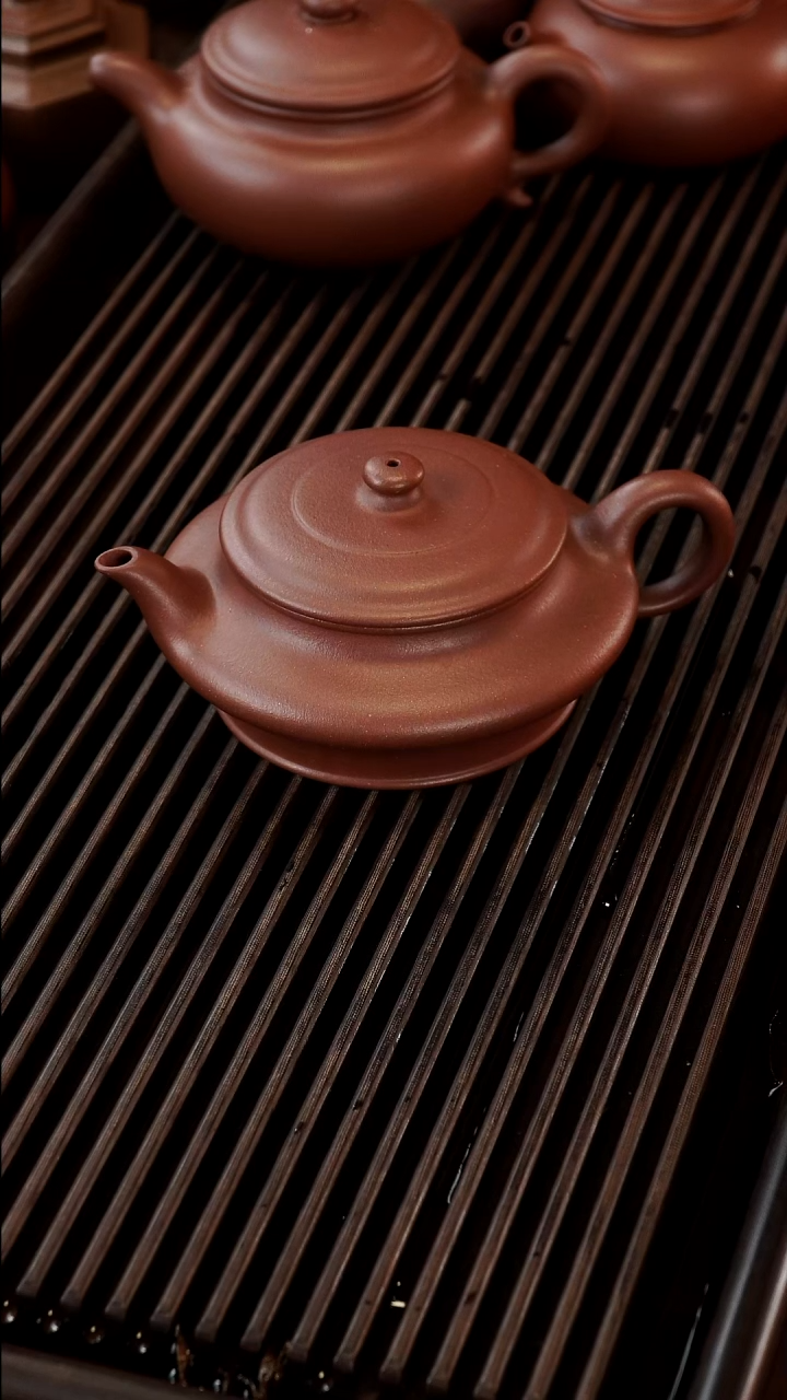 【闪购商品】紫砂茶壶半手紫泥虚扁壶