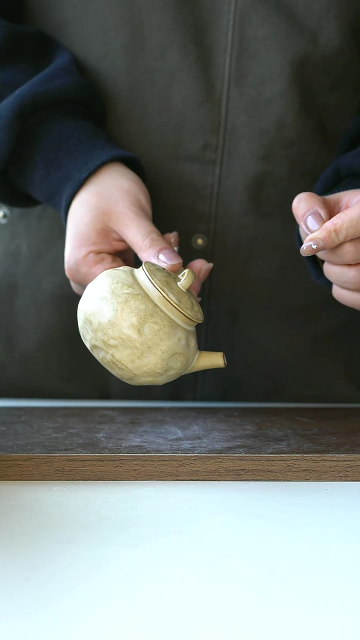 【闪购商品】陶瓷日式焚影侧把壶送茶盘@4-2@