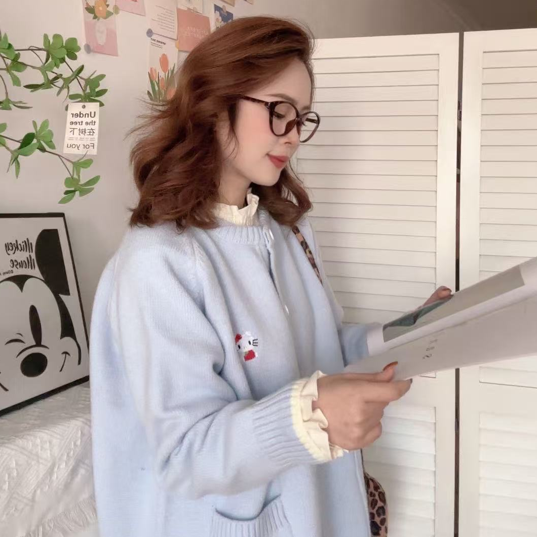 大码针织衫女外套2025秋冬新款插肩袖刺绣猫咪蓝色毛衣女开衫