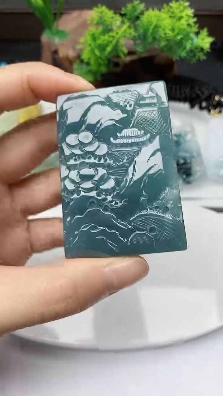 【闪购商品】翡翠颈饰未镶嵌         