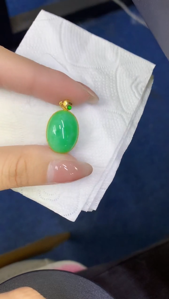 颈饰18K金镶嵌翡翠缅甸天然翡翠A货