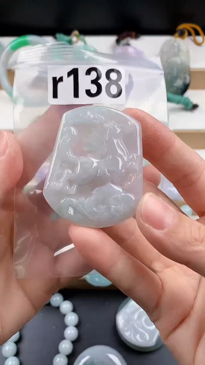 颈饰未镶嵌翡翠天然翡翠吊坠挂件