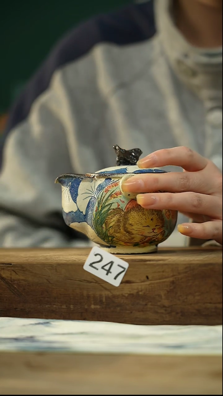 【闪购商品】瓷片设计师手作款 青花手绘宝瓶 迷糊