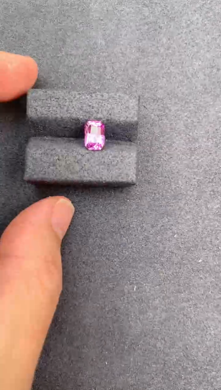 【闪购商品】彩色蓝宝石裸石未镶嵌1.5ct无烧粉蓝宝
