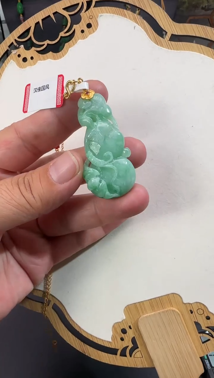 【闪购商品】翡翠颈饰未镶嵌牌子