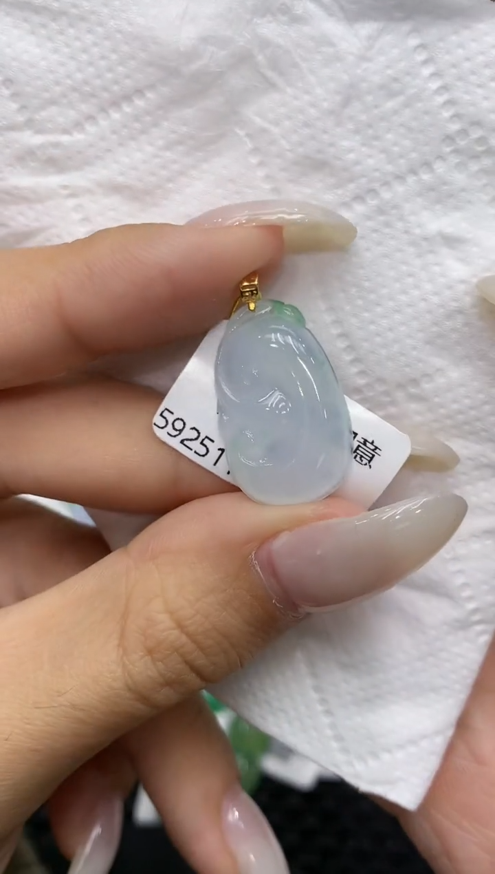 颈饰18K金镶嵌翡翠111111111111