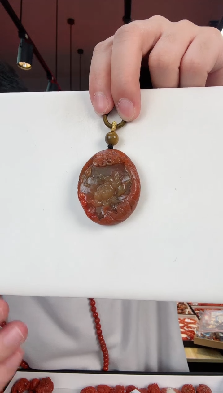 【闪购商品】南红玛瑙吊坠未镶嵌一个/条