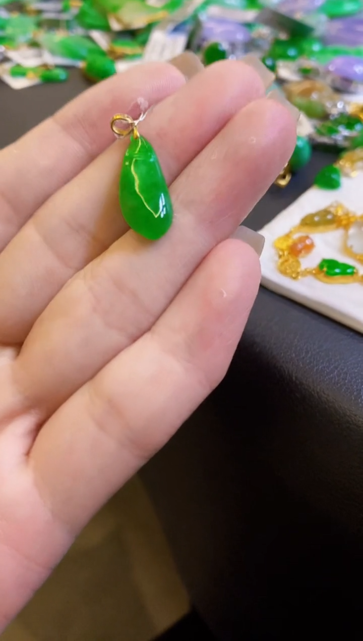 【闪购商品】定制翡翠18K金镶嵌瓜