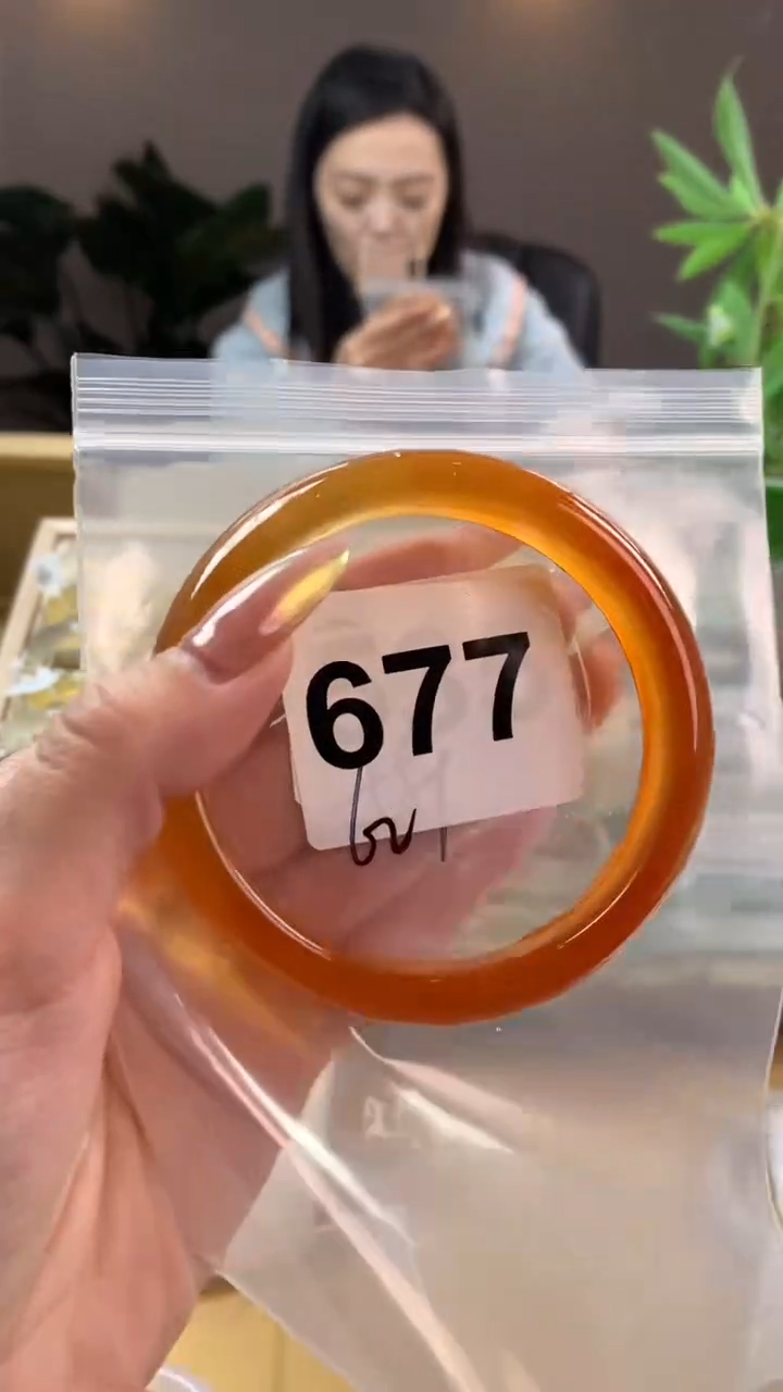 【闪购商品】玛瑙/玉髓手镯未镶嵌677