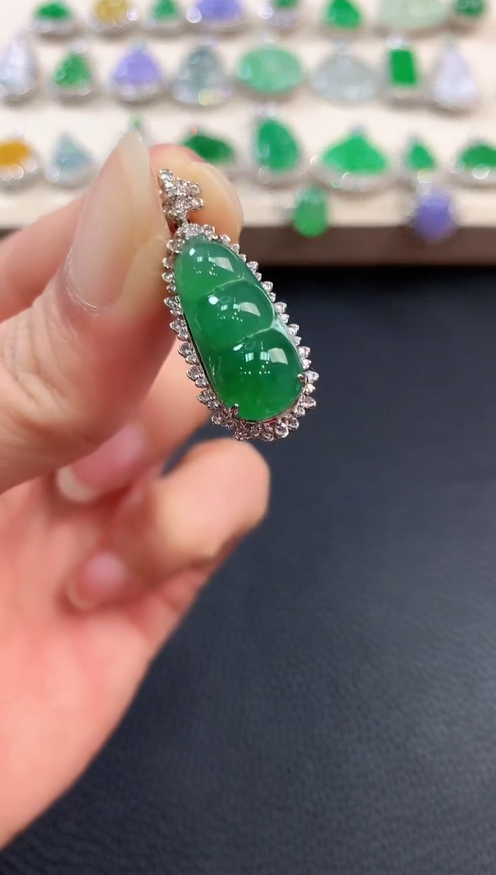 【闪购商品】翡翠吊坠(不含链)18K金镶嵌b113     