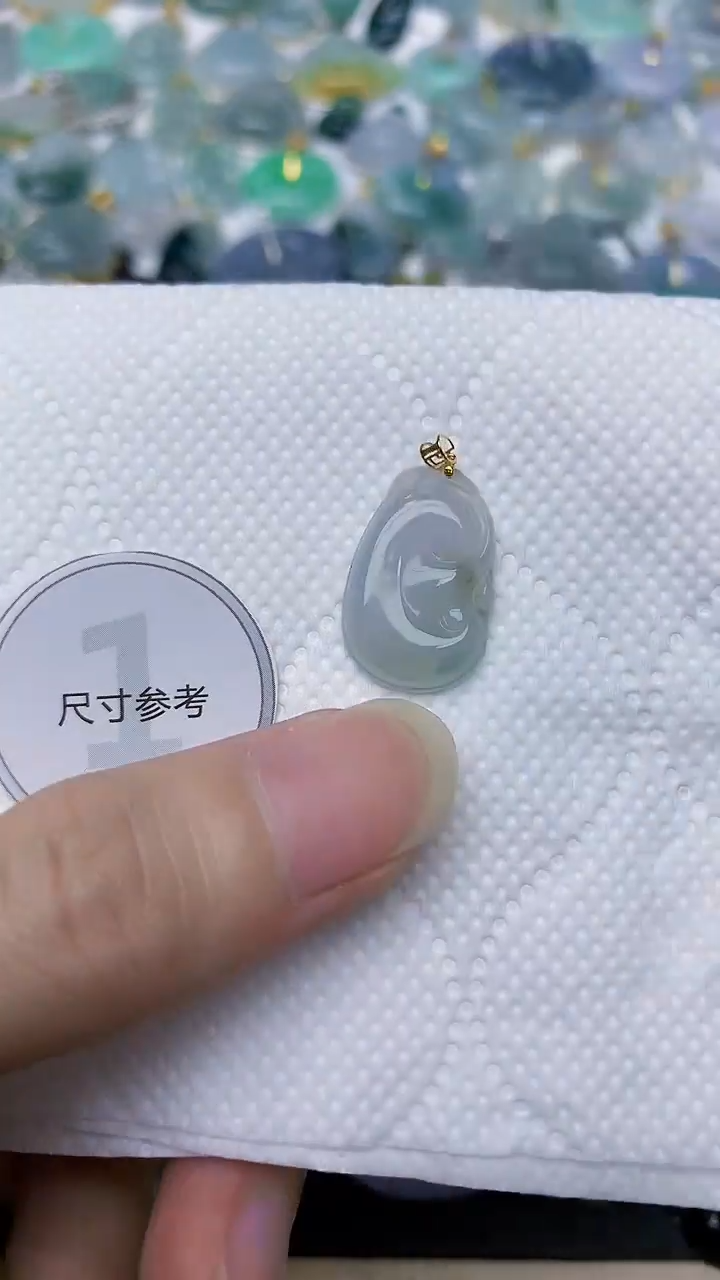 颈饰18K金镶嵌翡翠天然A货翡翠