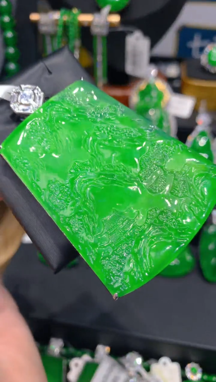 翡翠未镶嵌颈饰28一季 