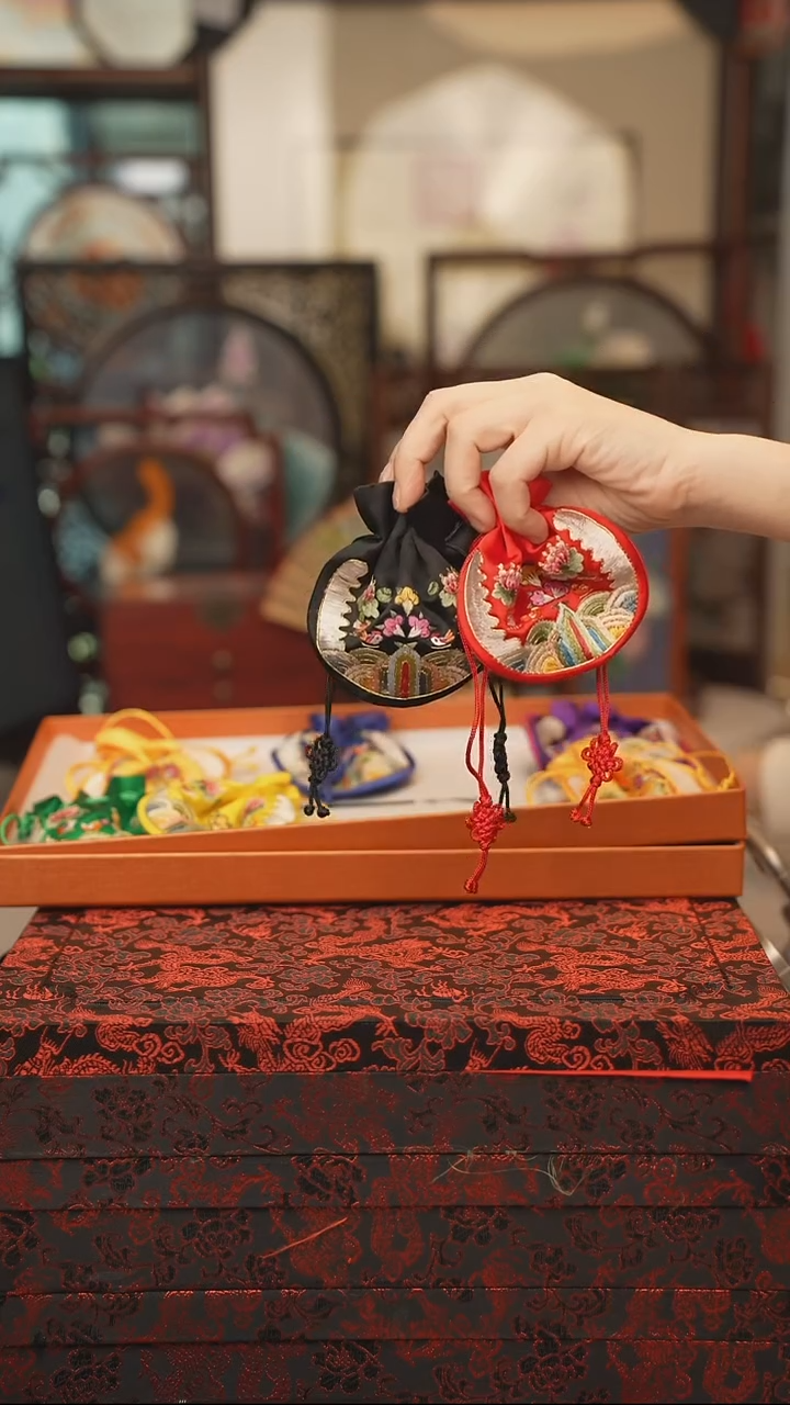 扇子海浪花锦囊 绣花吊坠非遗