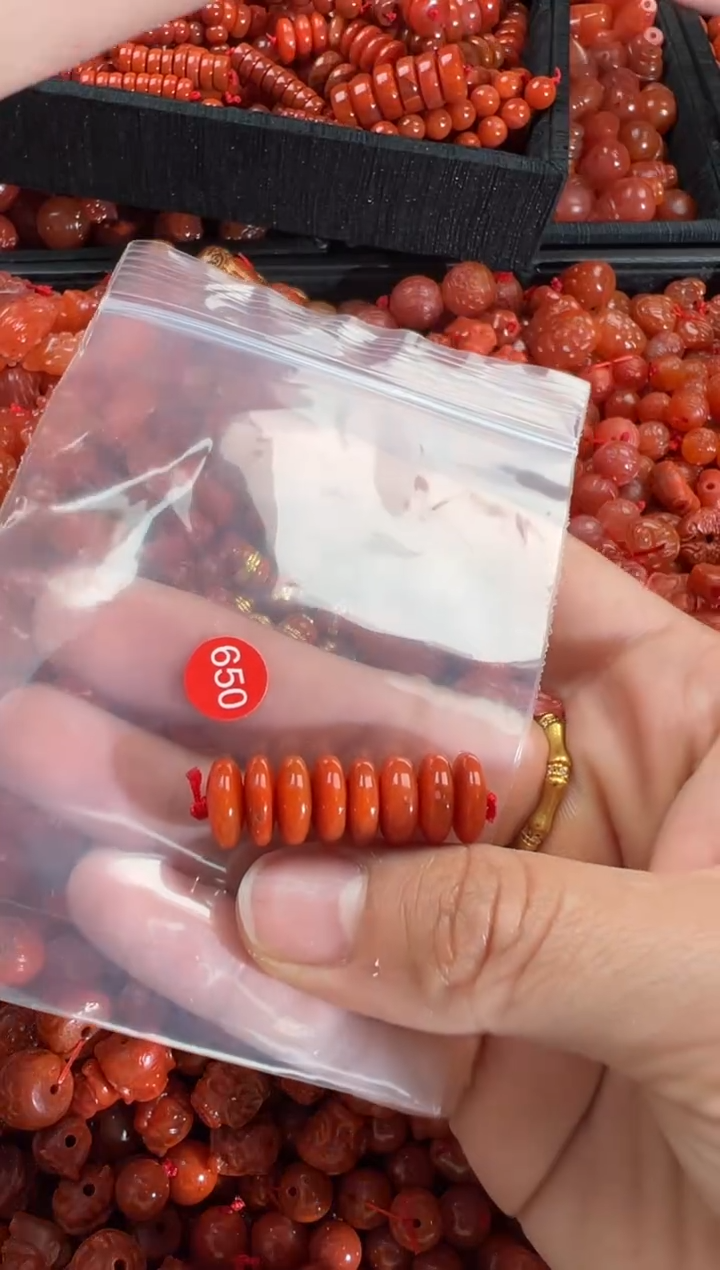 【闪购商品】南红玛瑙颈饰未镶嵌1