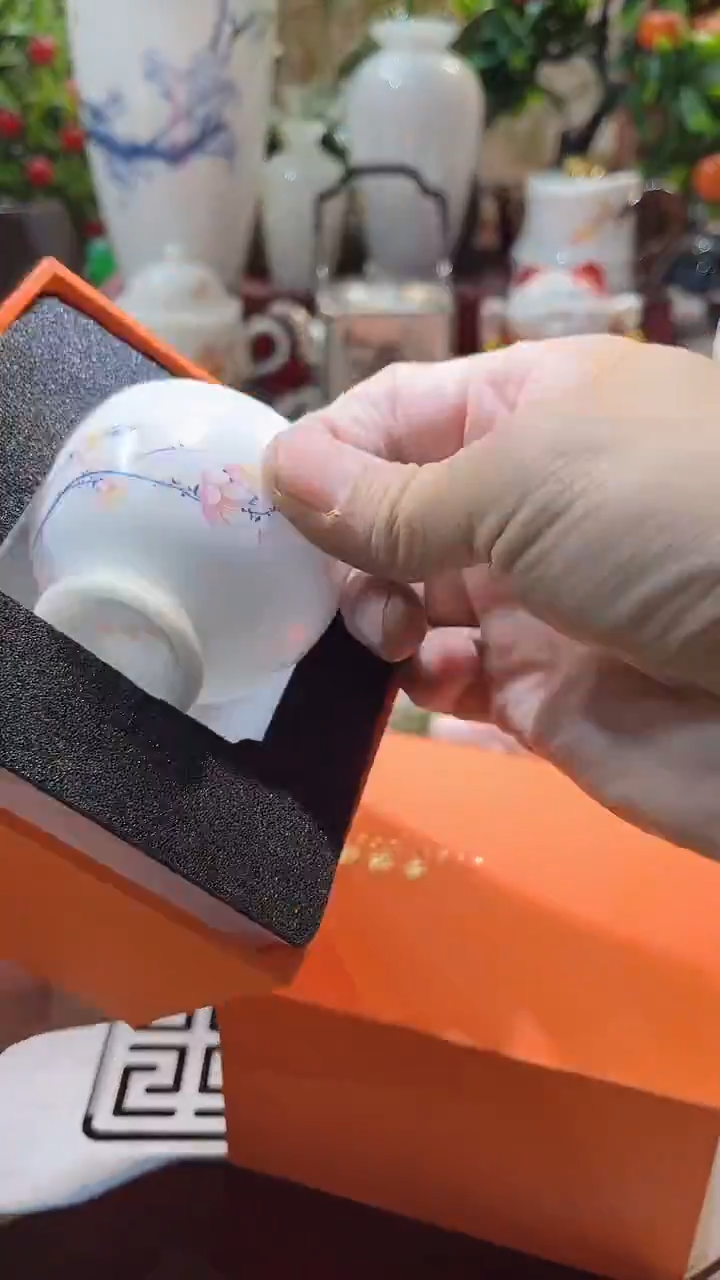 瓷片德艺茶器直播间@@高脚杯冰种