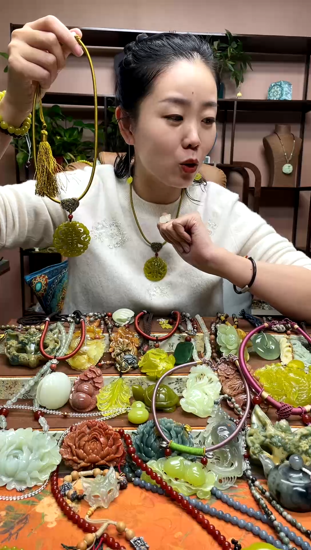 未镶嵌岫玉吊坠多样性发货发其中之一