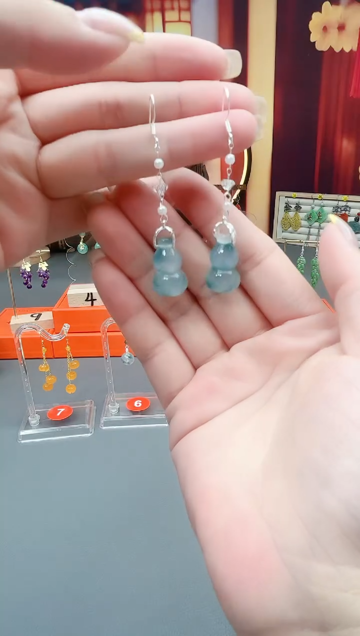 未镶嵌石英质玉（天山翠）耳钉219