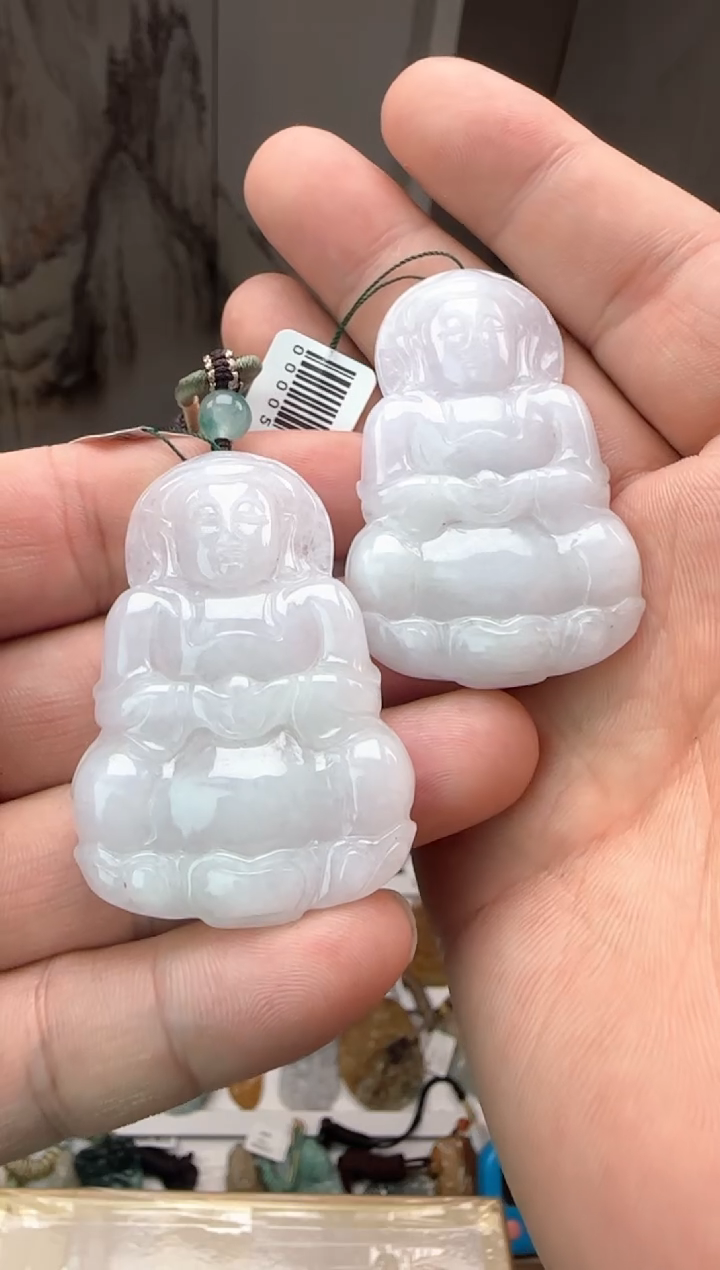 吊坠(不含链)未镶嵌翡翠天然缅甸A货翡翠（观音）多样性发其一